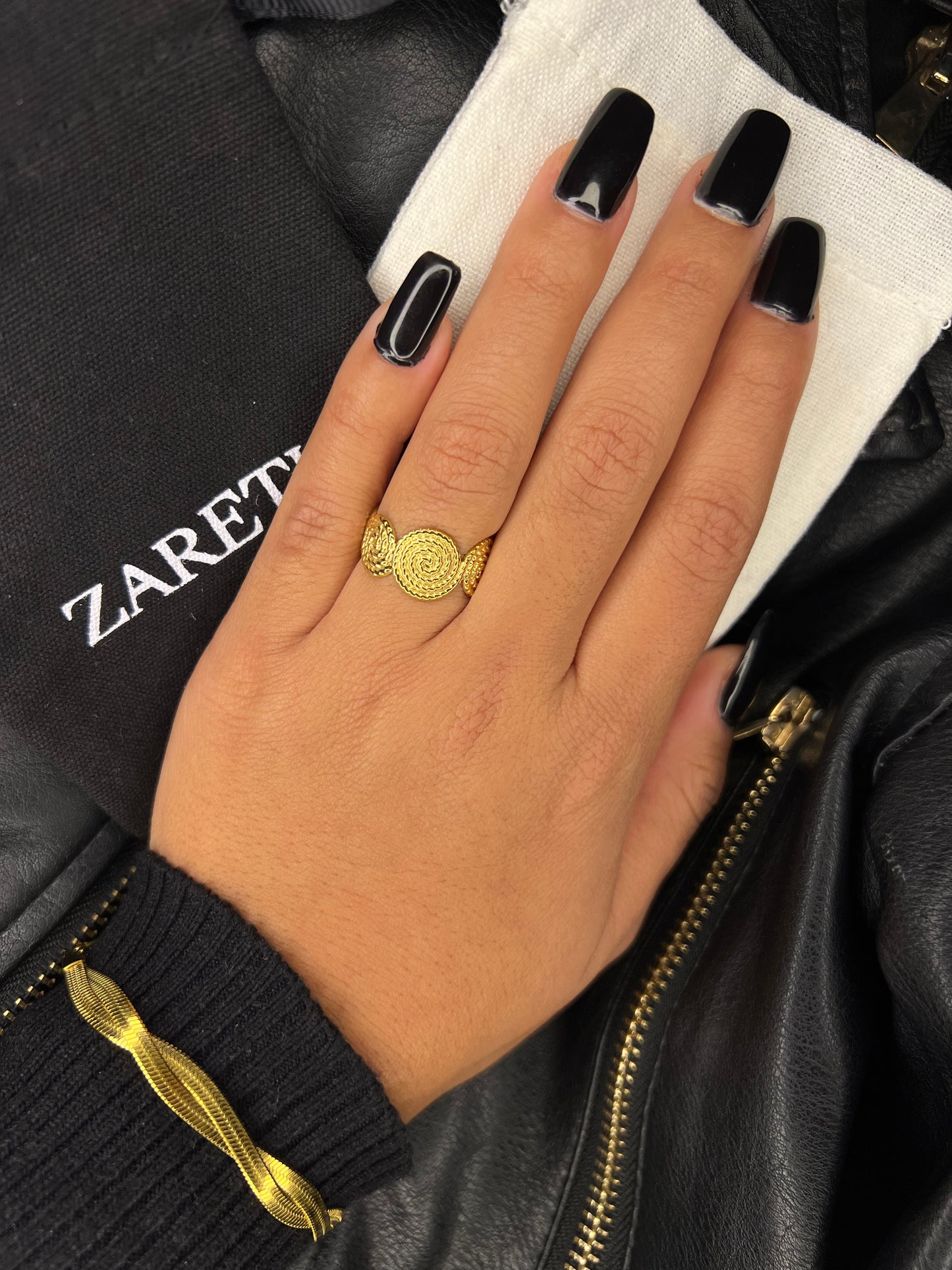 spiral round ring